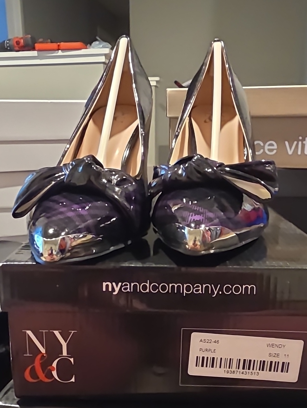 New York & Company Purple Patent Bow Pointed Pumps